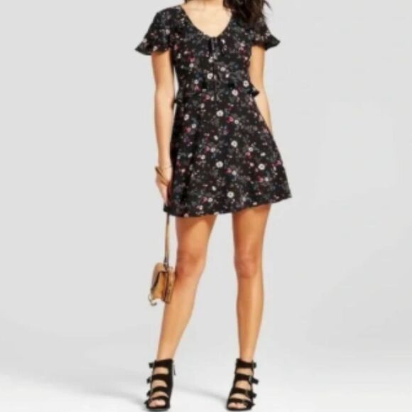 Xhilaration Black Ruffle Floral Short Sleeve Dress size M - Picture 10 of 10